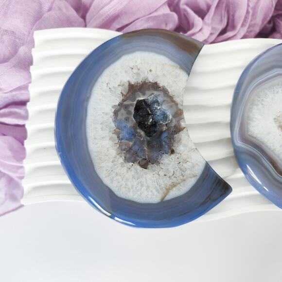 Large Druzy Agate Flat Moon Crystal Carving - Picture 4 of 10